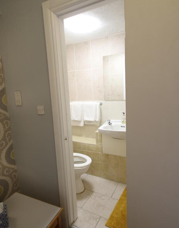 Double Room image 4