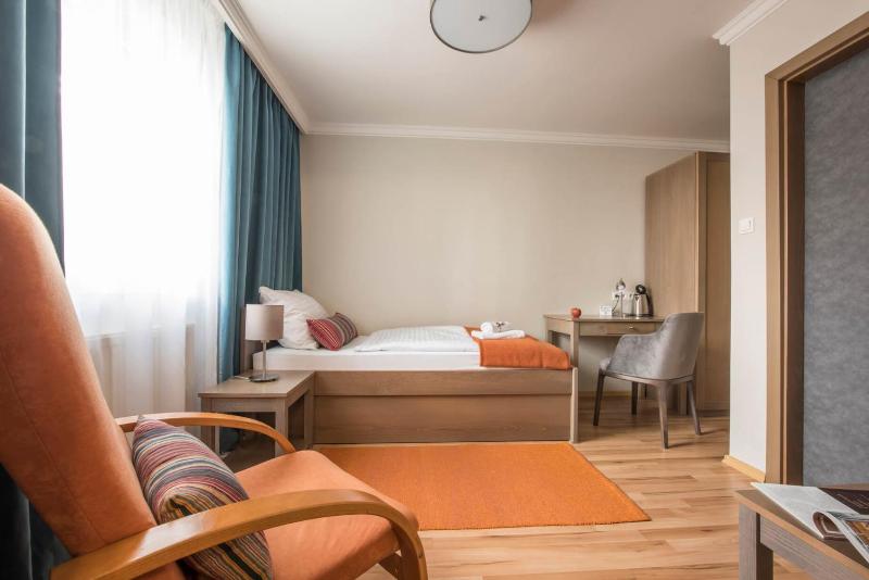 Single Room image 3
