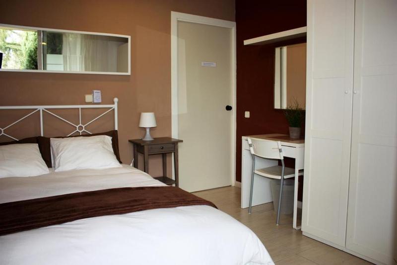 Double Room with Shared Bathroom image 1