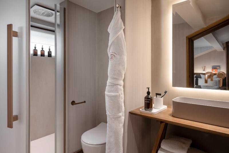 Cozy Single Room image 2