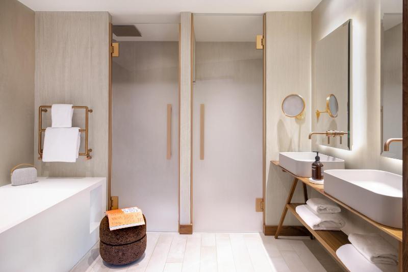 Suite image 4
