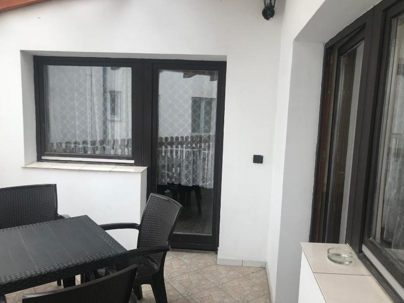 Single Room with Bathroom image 3