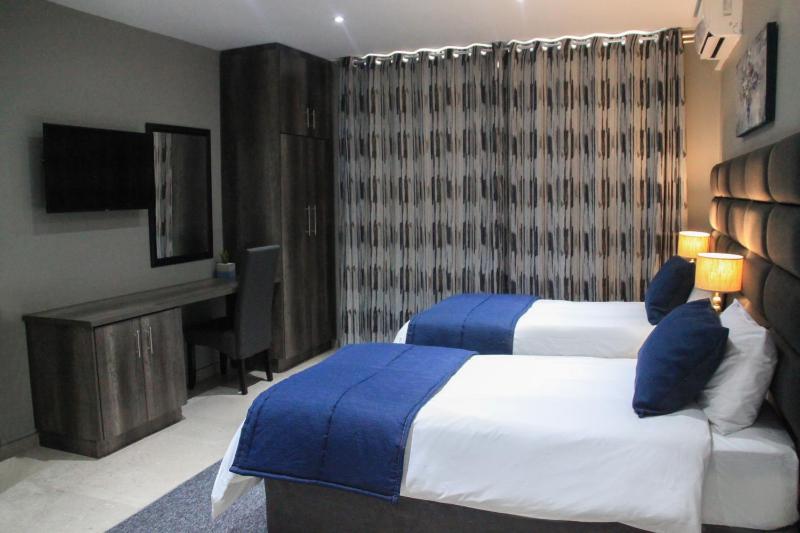 The Cato Suites Hotel - image 14