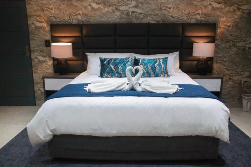 The Cato Suites Hotel - image 1