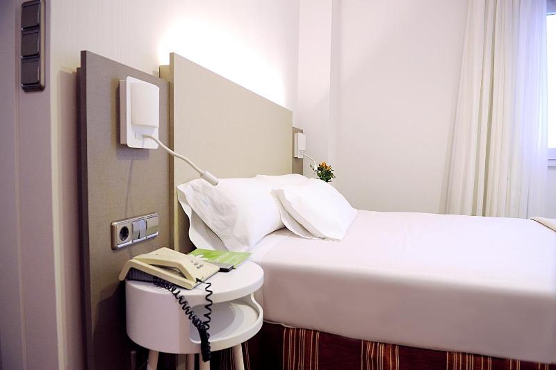 Classic Triple Room image 4