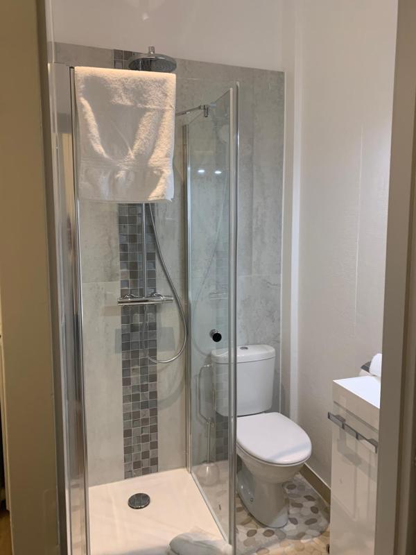 Single Room image 4