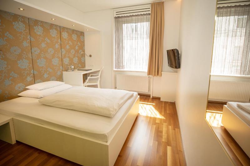 Basic Single Room image 1