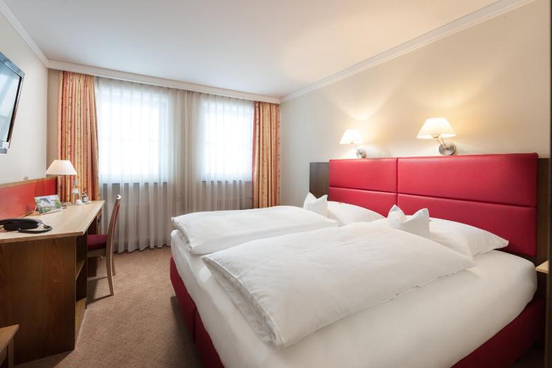 Double Room image 4