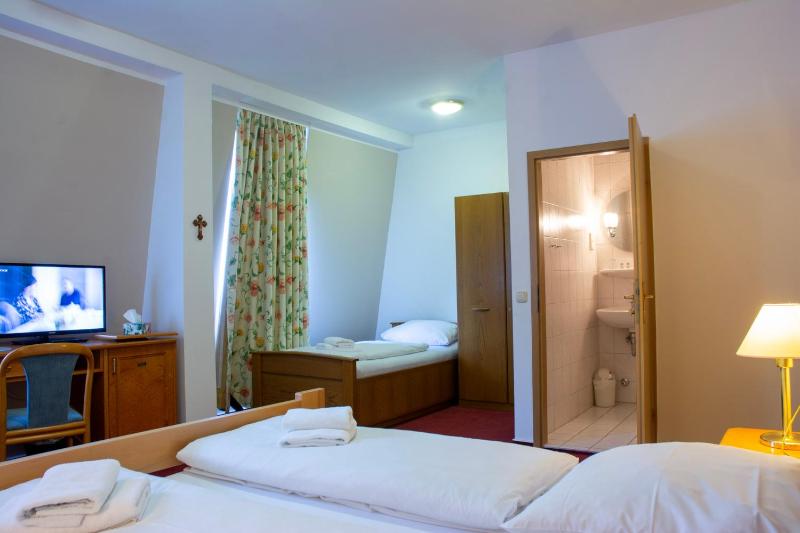 Triple Room image 4