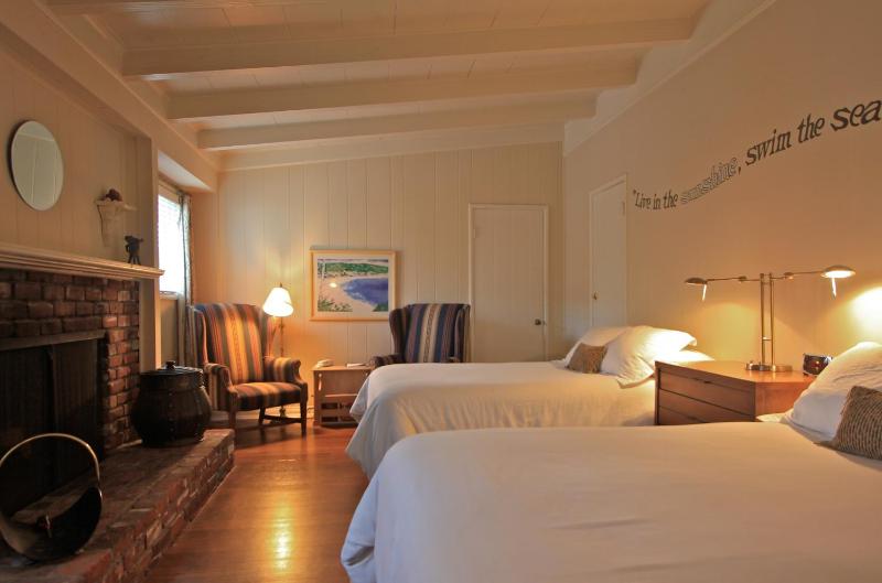 Double Room with Two Double Beds image 3