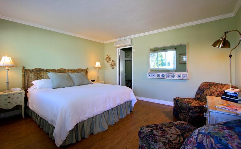 King Room image 2