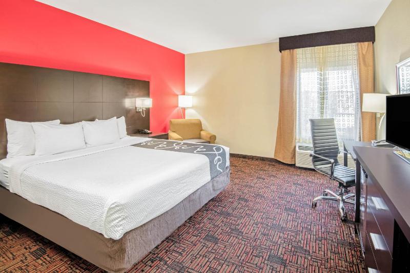 King Room with Mobility/Hearing Impaired Access - Non-Smoking image 4