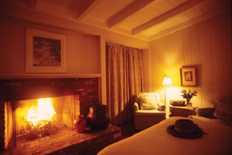 Double Room with Two Double Beds image 2