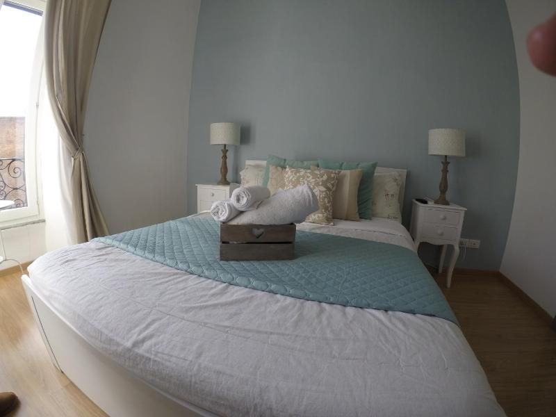 Deluxe Family Room image 4