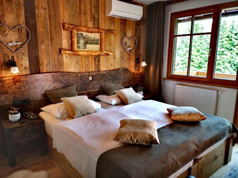 Double or Twin Room with Extra Bed and Balcony image 3