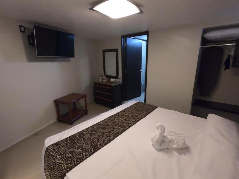 Hotel San Diego - image 12
