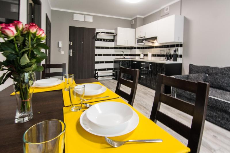 One-Bedroom Apartment Chocolate image 1