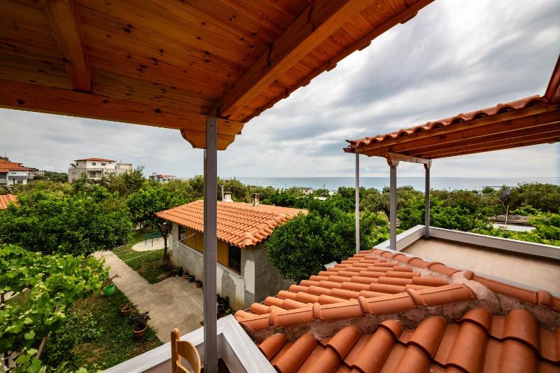 Double Room with Balcony and Sea View image 3