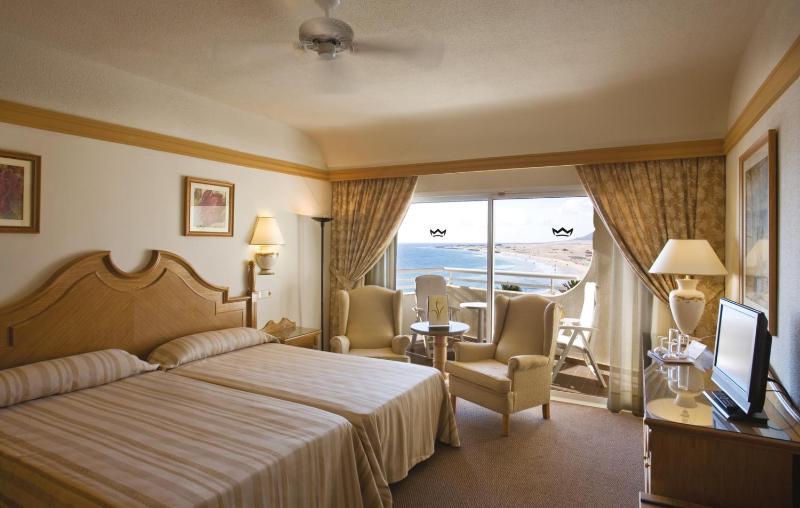 Double Room with Sea View image 1