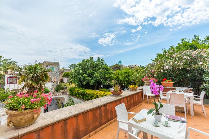 Apartment with Sea View image 3