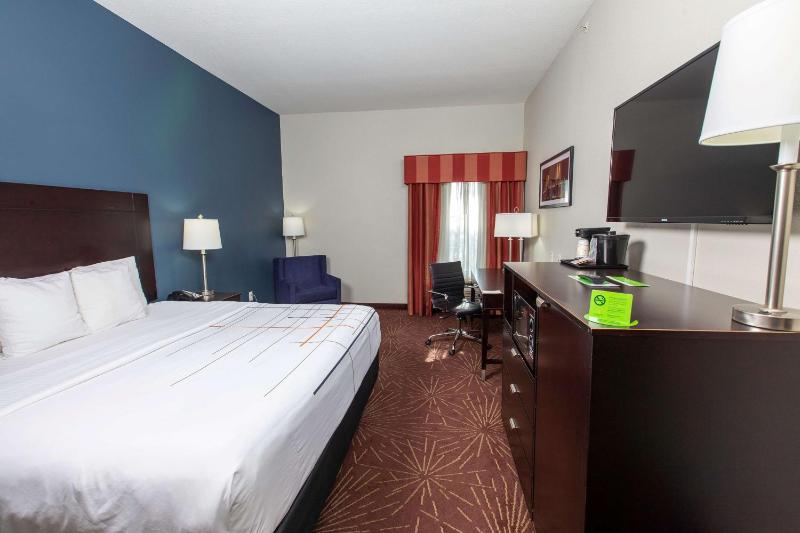 King Room - Non-Smoking image 2