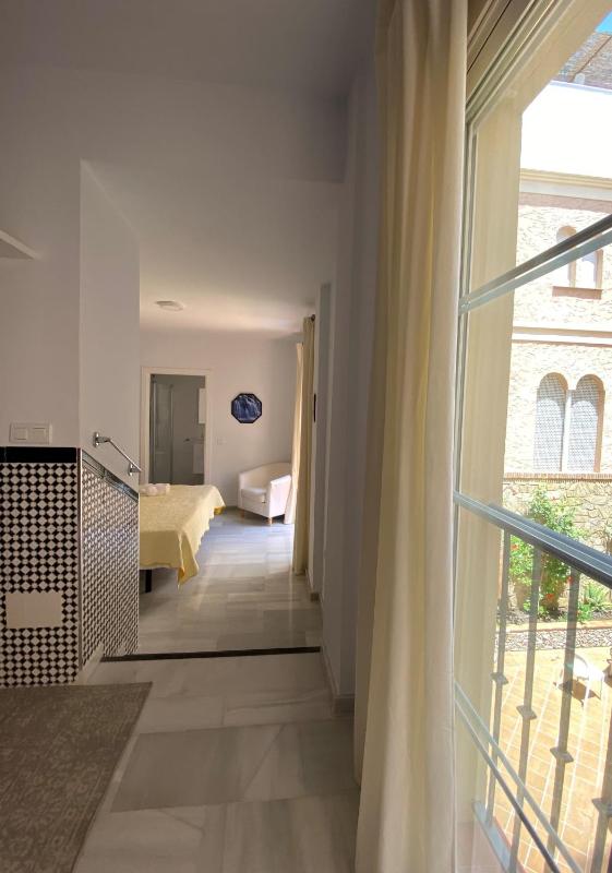 Studio Apartment image 1