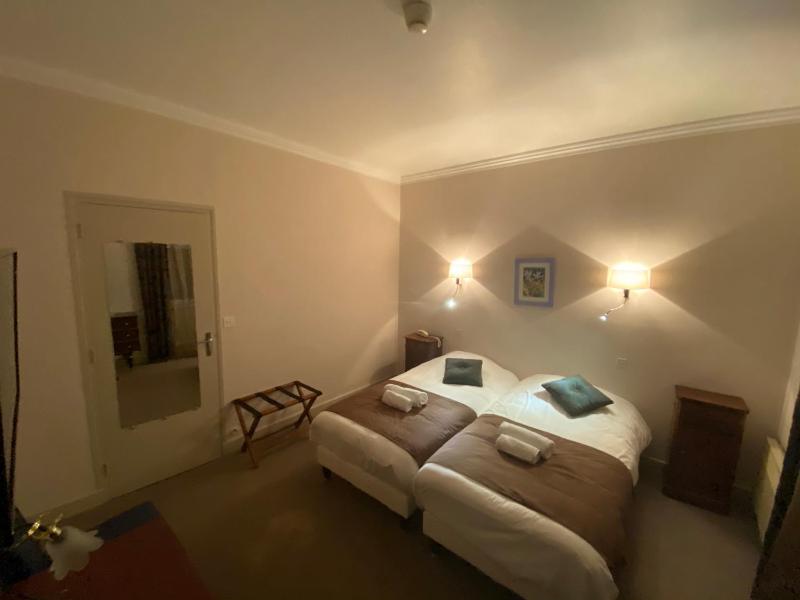 Twin Room image 1