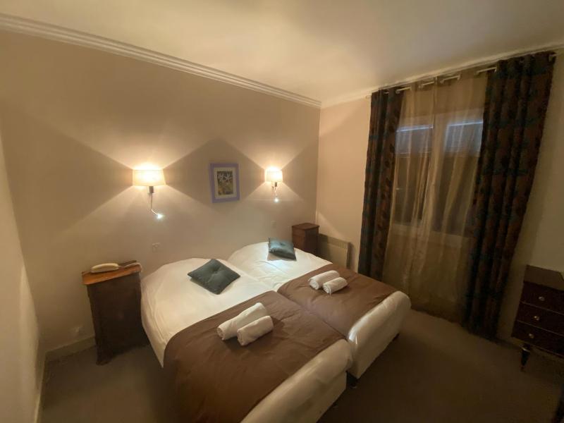 Twin Room image 3