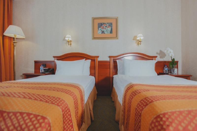 Standard Double or Twin Room image 3