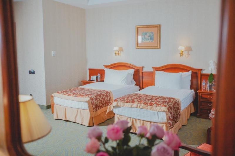Deluxe Double or Twin Room image 3