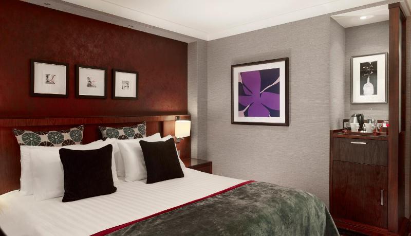 Premium King Room - Lounge Access image 3