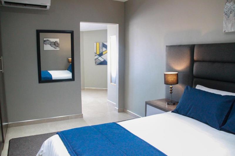 The Cato Suites Hotel - image 3
