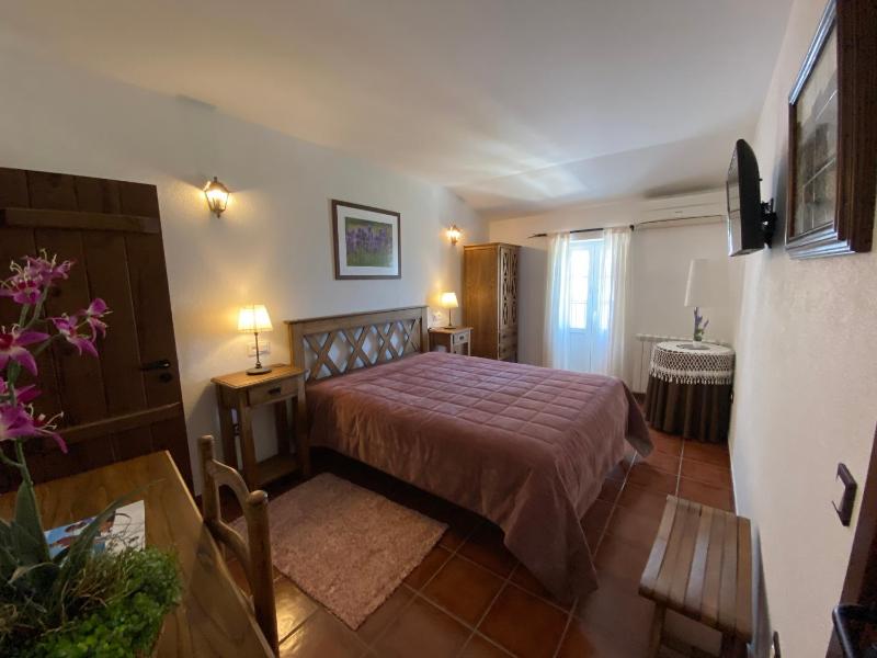 Double Room with View image 4