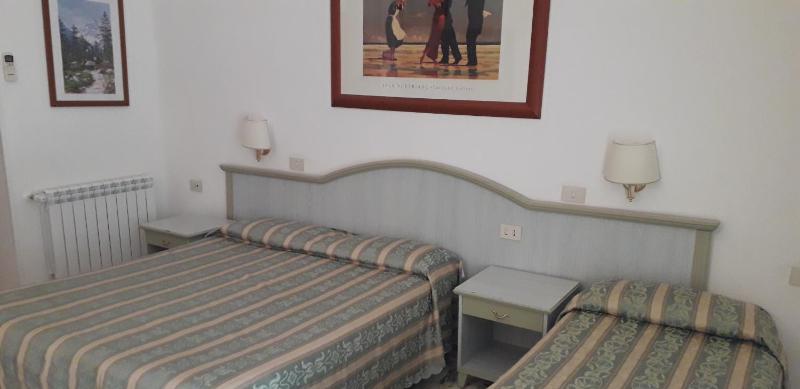 Quadruple Room with Private Bathroom image 2