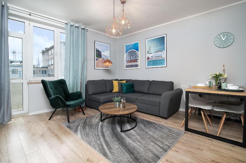 One-Bedroom Apartment image 4