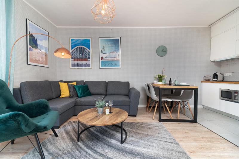 One-Bedroom Apartment image 3