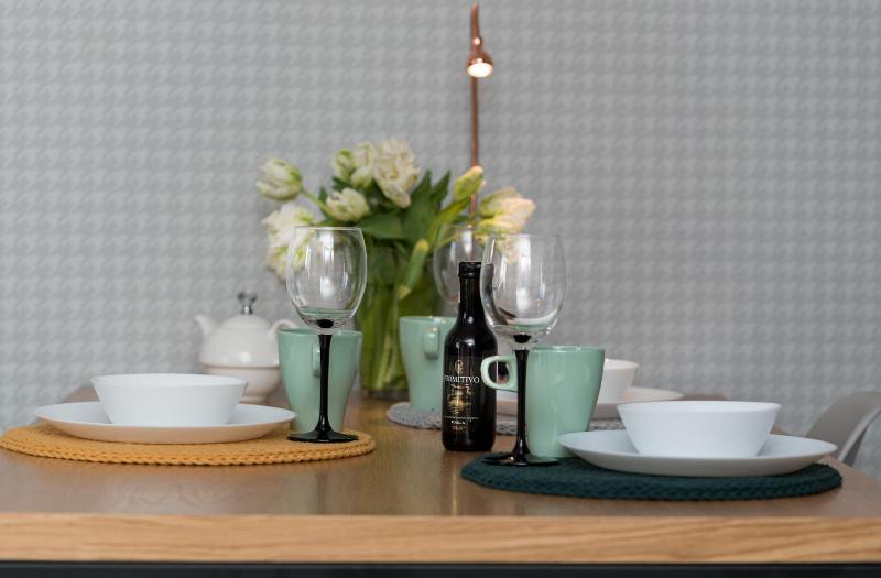 One-Bedroom Apartment image 2