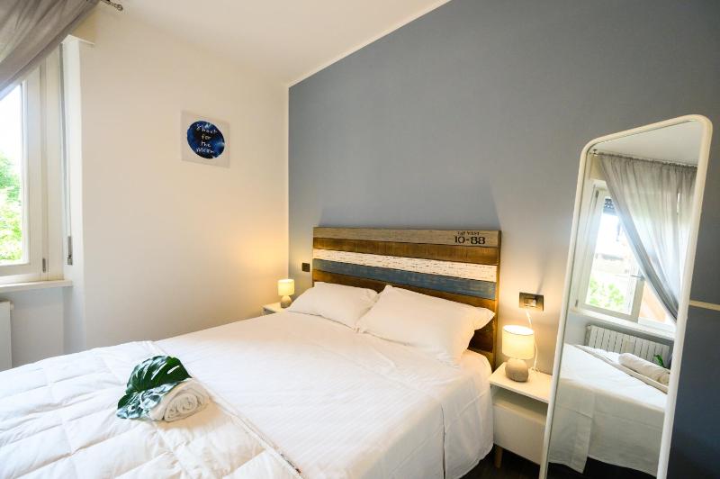 Economy Double Room image 4