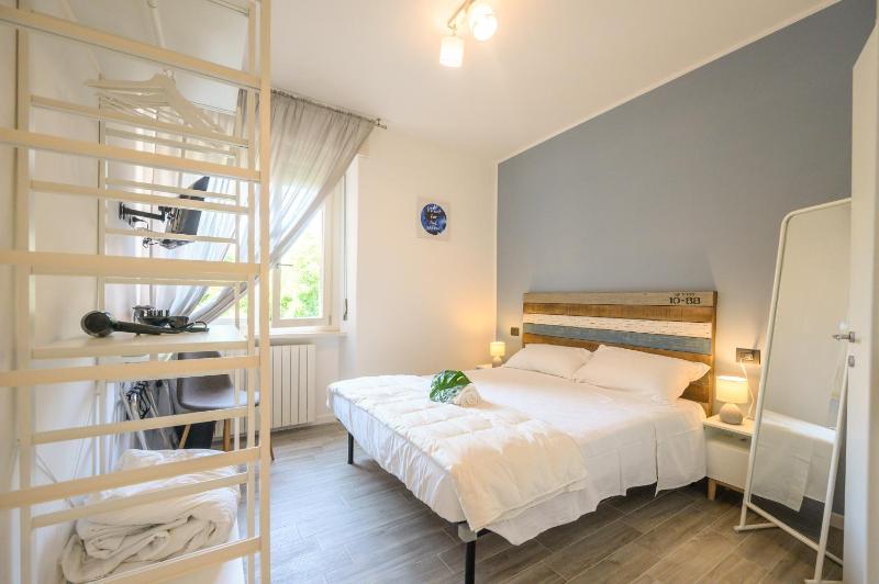 Economy Double Room image 2