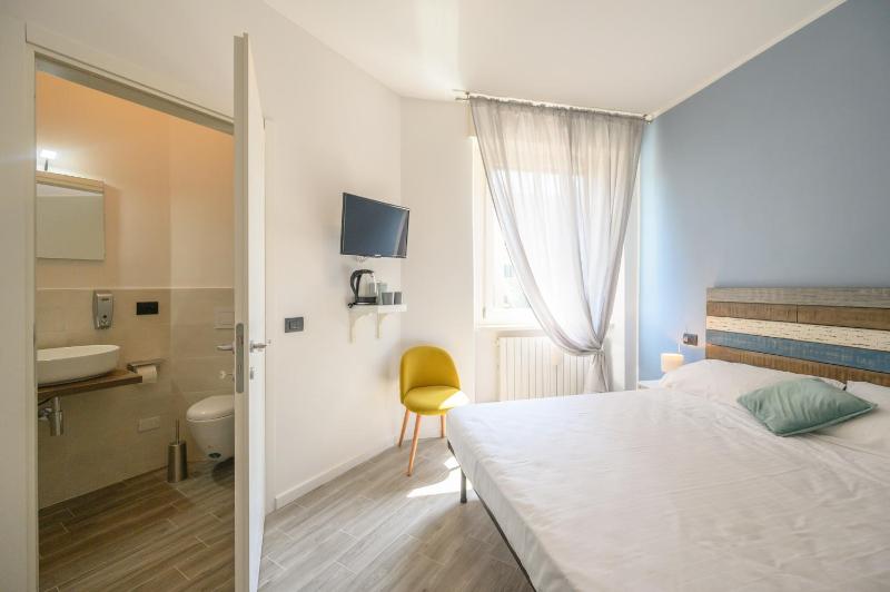 Standard Double Room image 4