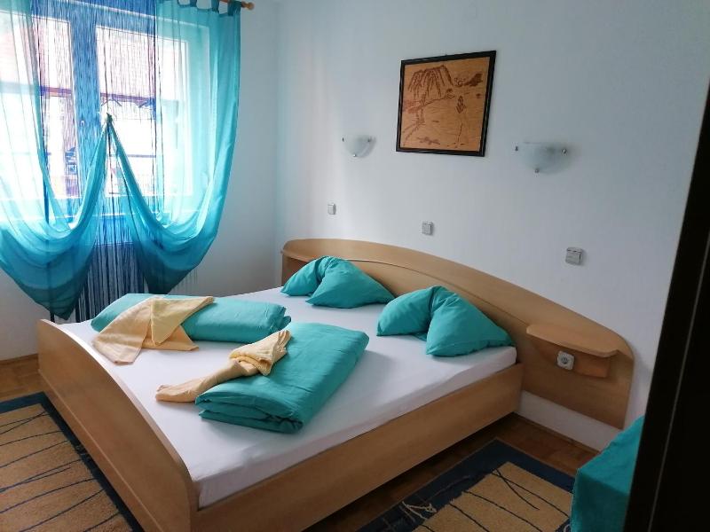 Apartment with Mountain View image 2