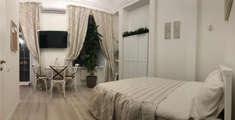 Deluxe Double Room with Balcony image 1