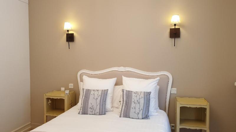 Standard Double Room image 4