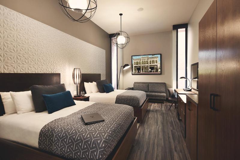 Standard Queen Room image 4