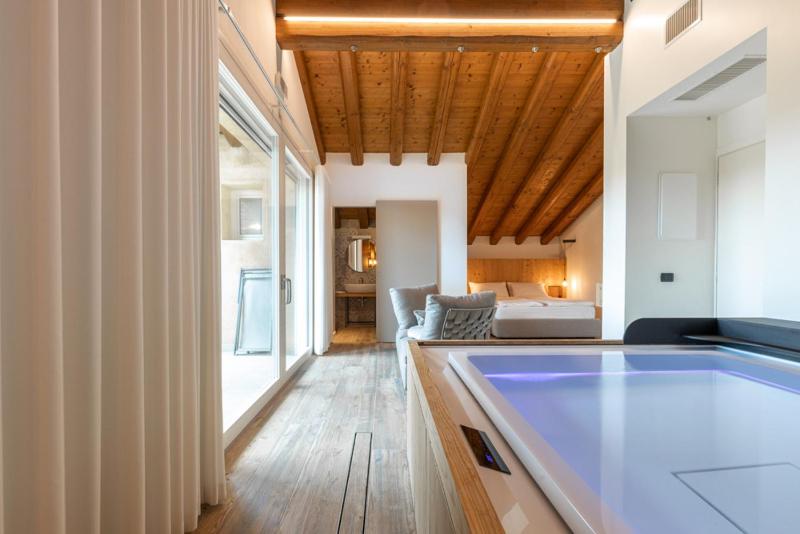 Junior Suite image 2