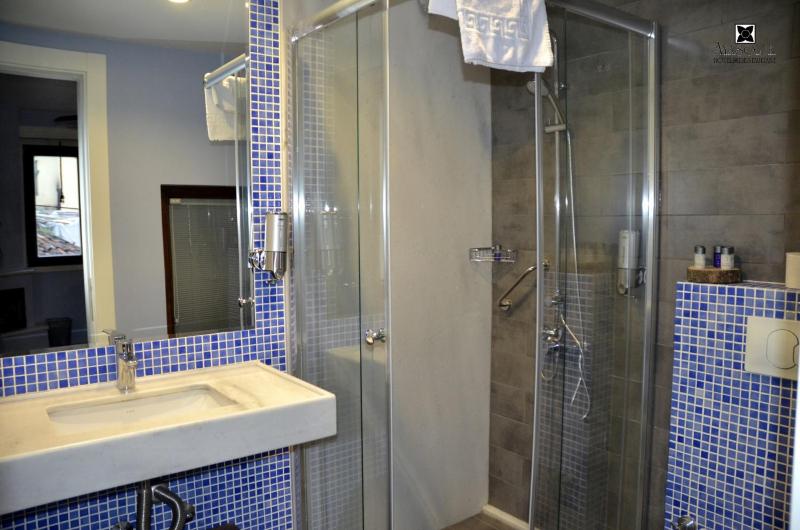 Standard Double Room image 2