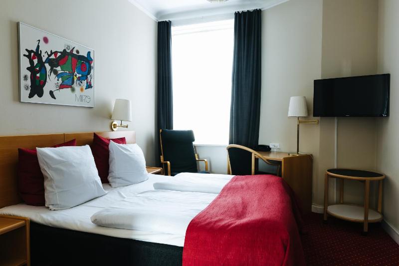 Double Room with Private Bathroom image 1