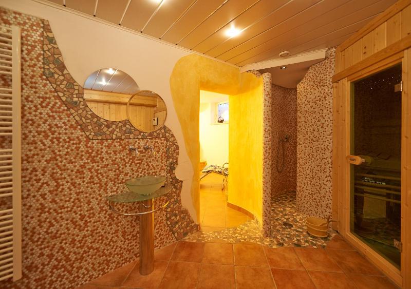 Family Room image 2