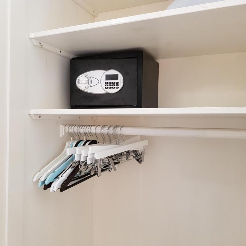 Small Single Room image 3