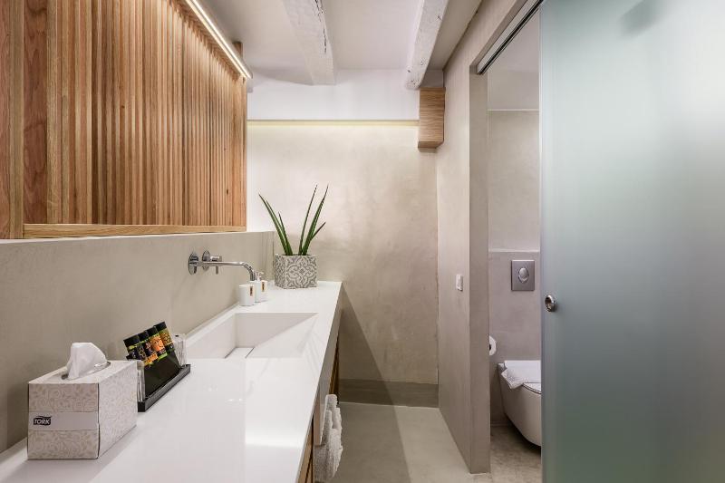 Hotel Off - image 7